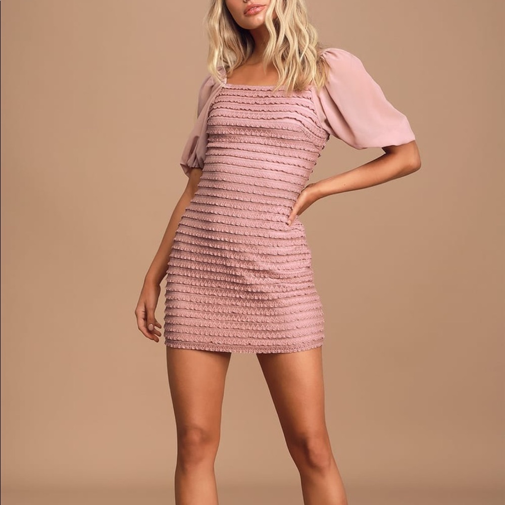Lulus Mauve Lace Puff Sleeve Bodycon Mini Dress